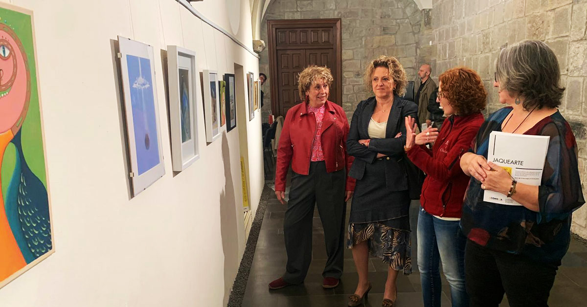 Del 15 de mayo al 15 de junio podremos disfrutar de la primera edición de JAQUEARTE, muestra de arte contemporáneo en el Pirineo que exhibirá las obras de 22 creadores en escaparates de comercios y en el Museo Diocesano, en una poco habitual reunión de arte románico y contemporáneo. 